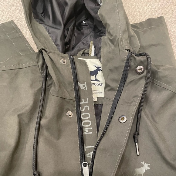 Fat Moose Light Jacket In Army Green. Waterproof / Windproof - Picture 8 of 9